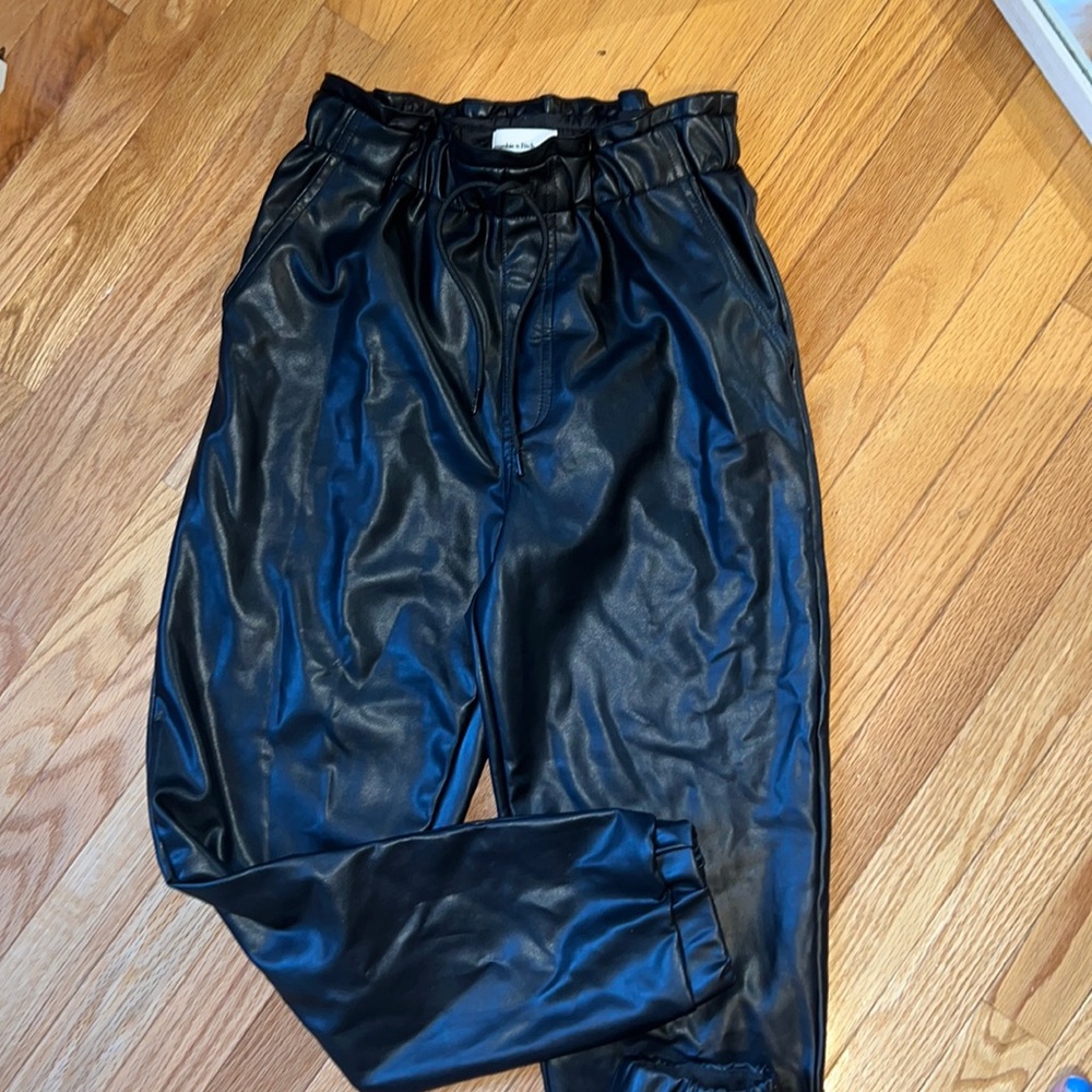 Abercrombie and fitch size Small leather pants
